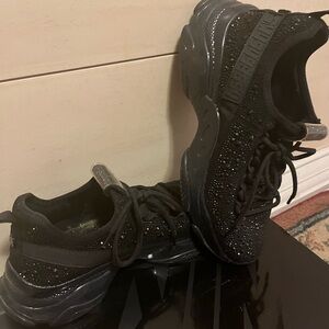 Steve Madden Black Athletic Shoes. Maxima R